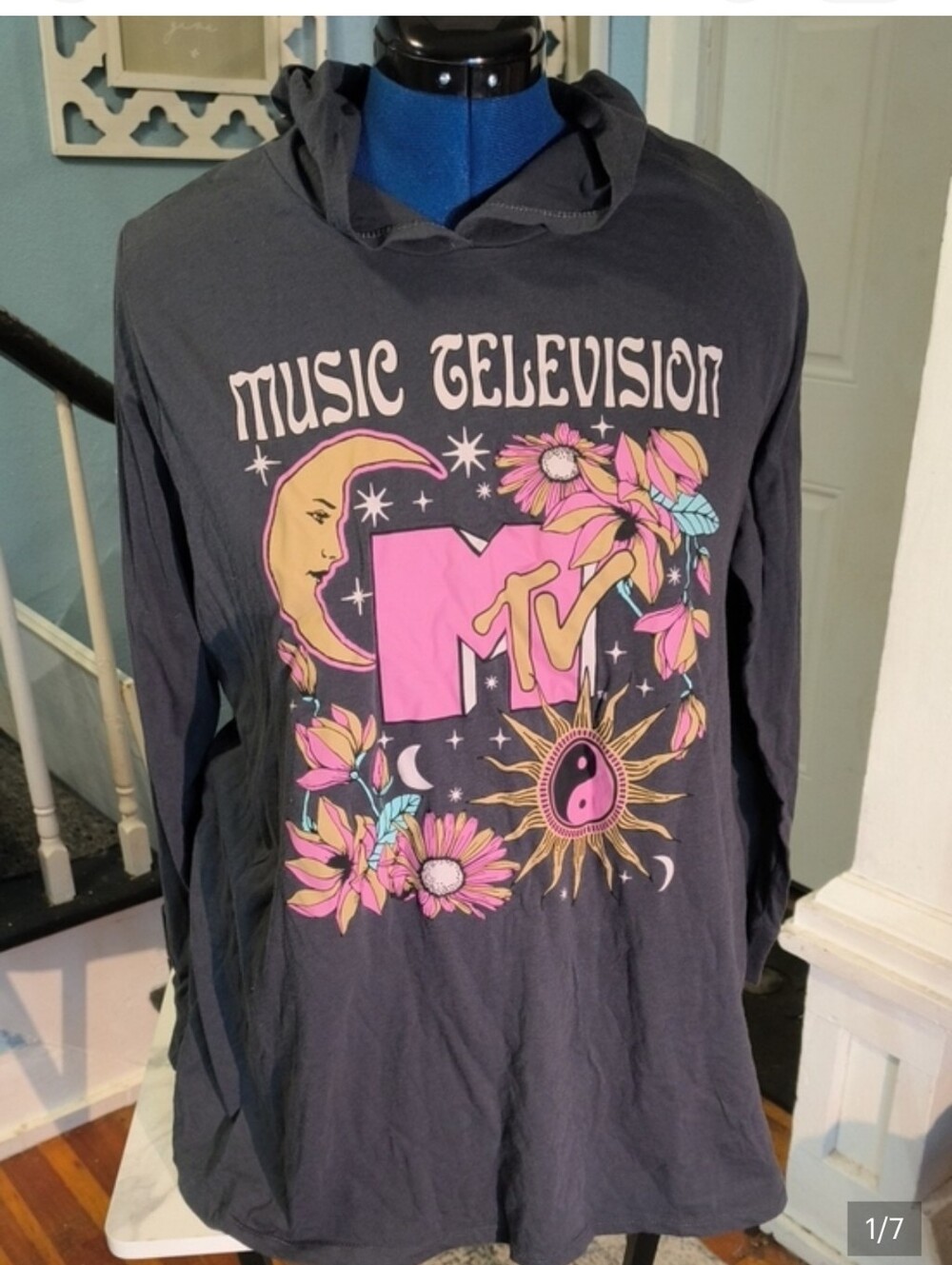 MTV Floral Celestial Graphic Long Sleeve Hoodie 2x - Picture 8 of 8
